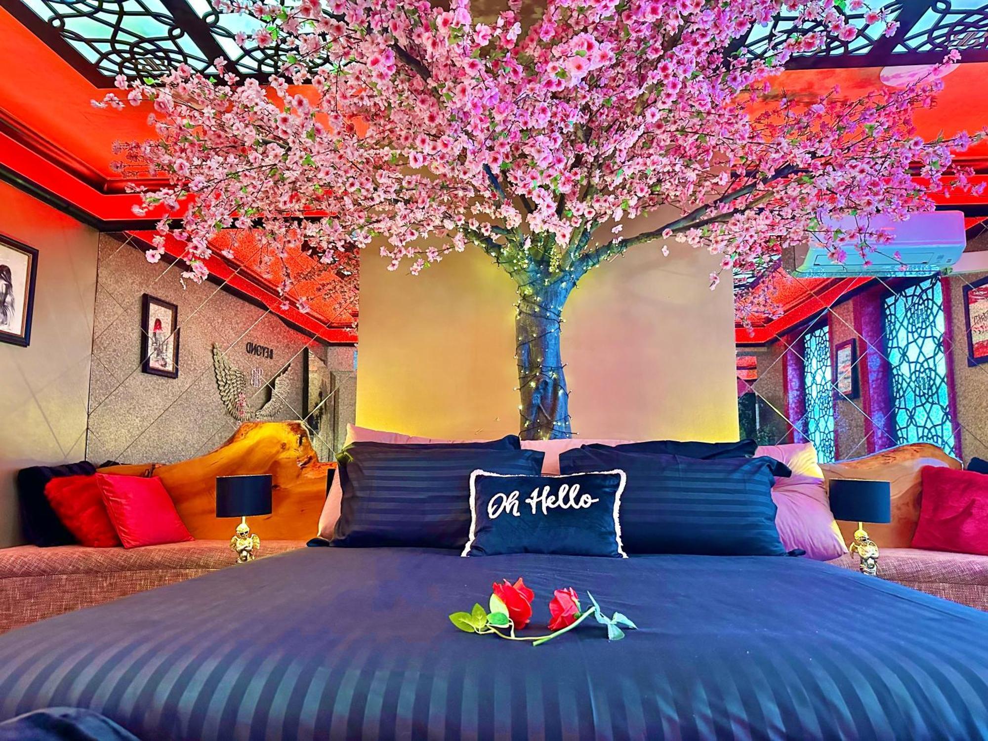Beyond - Romantic Basement Apartment - Close To Beach - With Parking Bournemouth Dış mekan fotoğraf