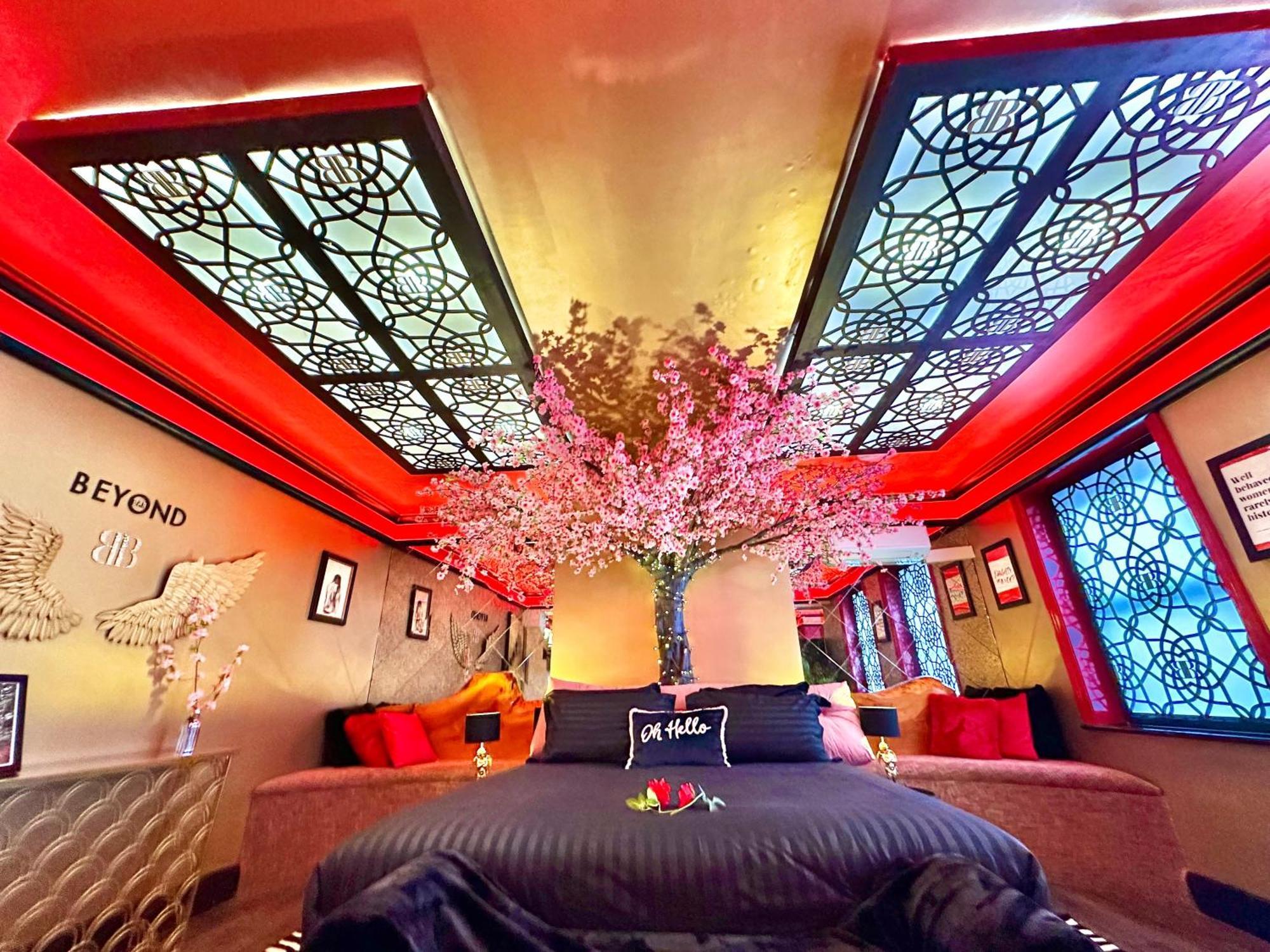 Beyond - Romantic Basement Apartment - Close To Beach - With Parking Bournemouth Dış mekan fotoğraf